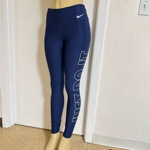 Nike sport leggings size medium